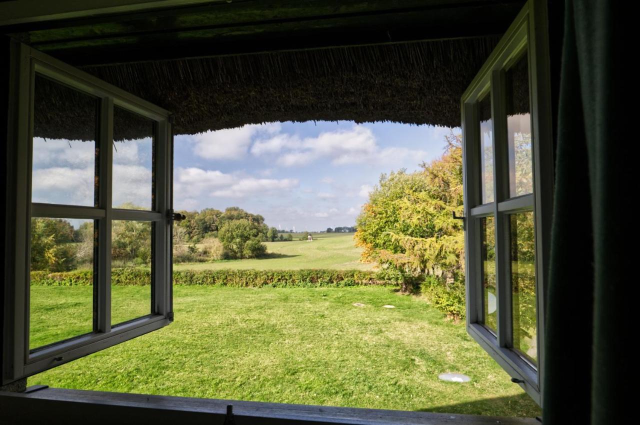Reetdachhaus Mit Grossem Garten Und Kamin Марлоу Экстерьер фото